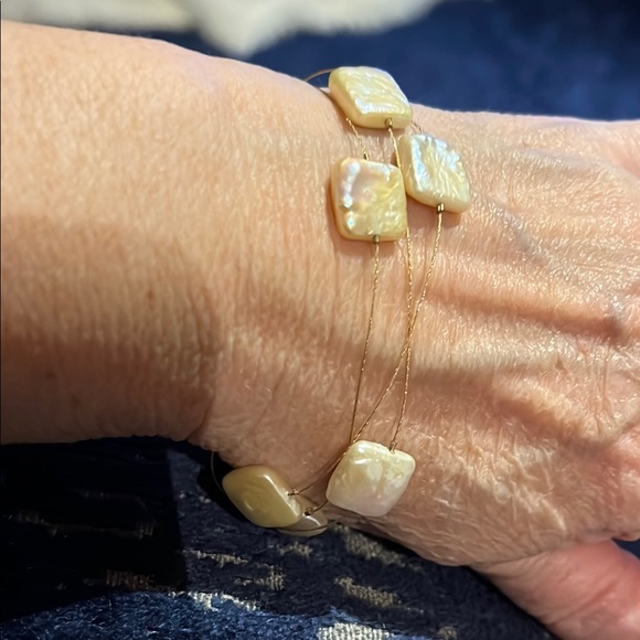 Handmade natural Gold Pearl Bracelet - Picture 1 of 5